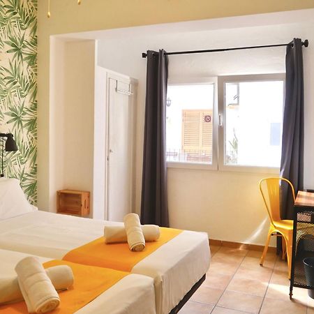 Nanit Rooms Ibiza Hostal Санта-Эулалия-дель-Рио Экстерьер фото