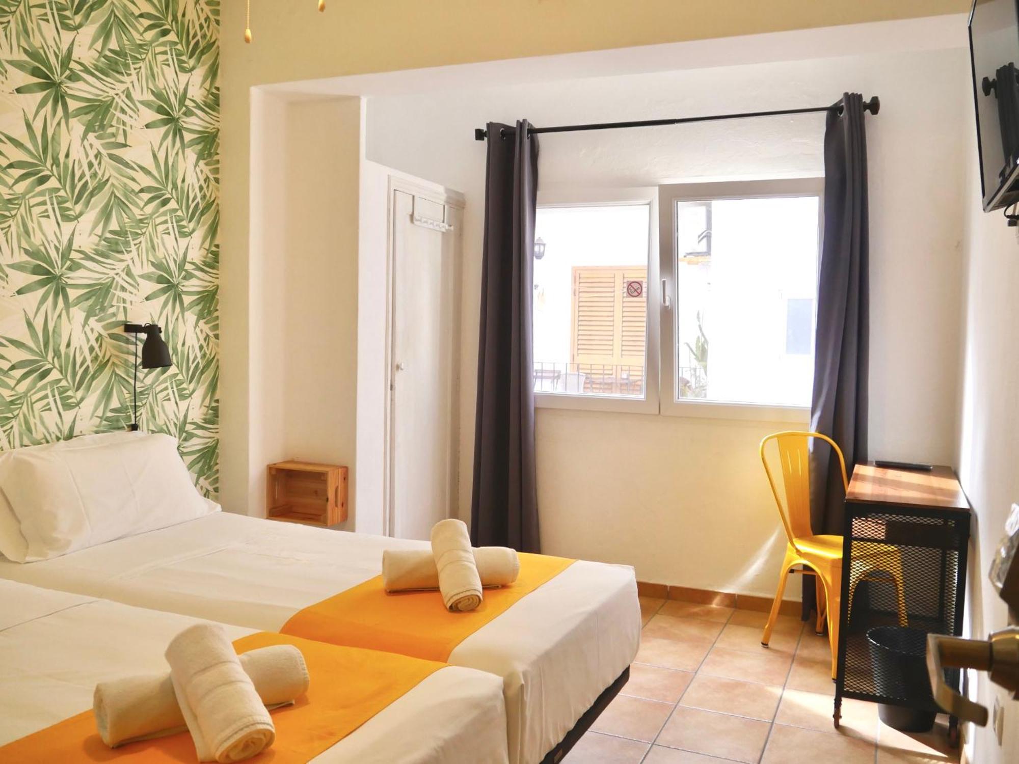 Nanit Rooms Ibiza Hostal Санта-Эулалия-дель-Рио Экстерьер фото