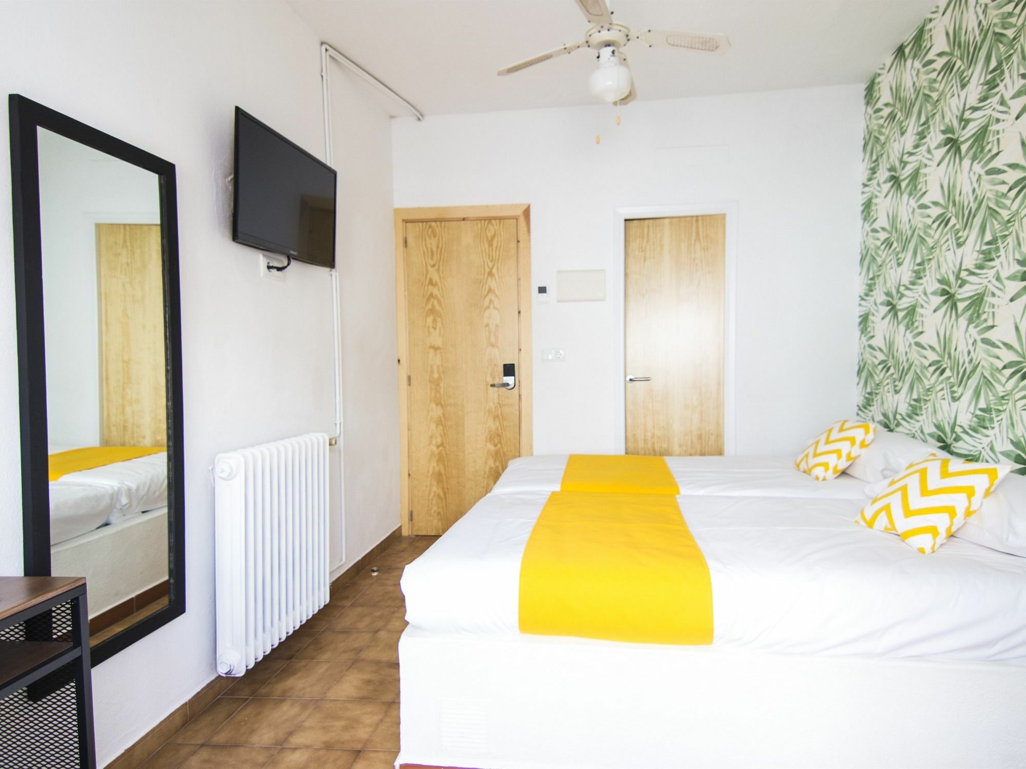 Nanit Rooms Ibiza Hostal Санта-Эулалия-дель-Рио Экстерьер фото