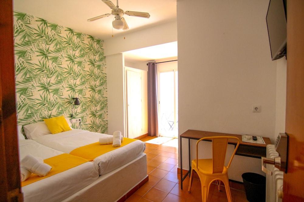 Nanit Rooms Ibiza Hostal Санта-Эулалия-дель-Рио Экстерьер фото